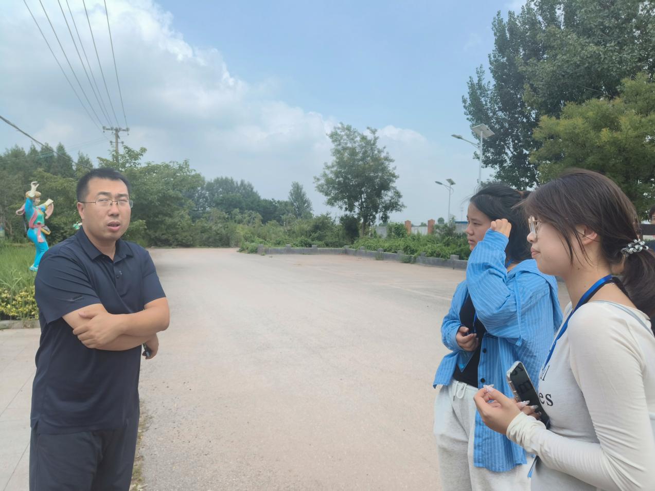 曲阜师范大学翻译学院“译”见秧歌实践队 前往胶州市东小屯村开展调研学习活动