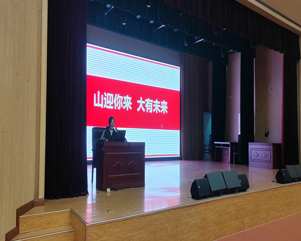 山东大学学子回访母校，共话青春成长