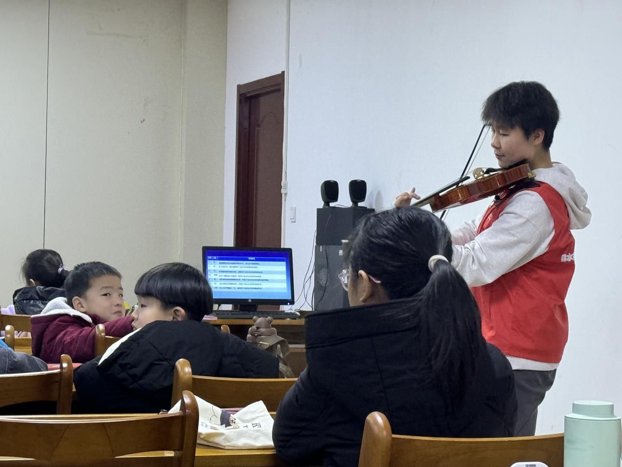 山大春晖“平芜春山”支教队音乐鉴赏课：音符跃动 点亮梦想之光