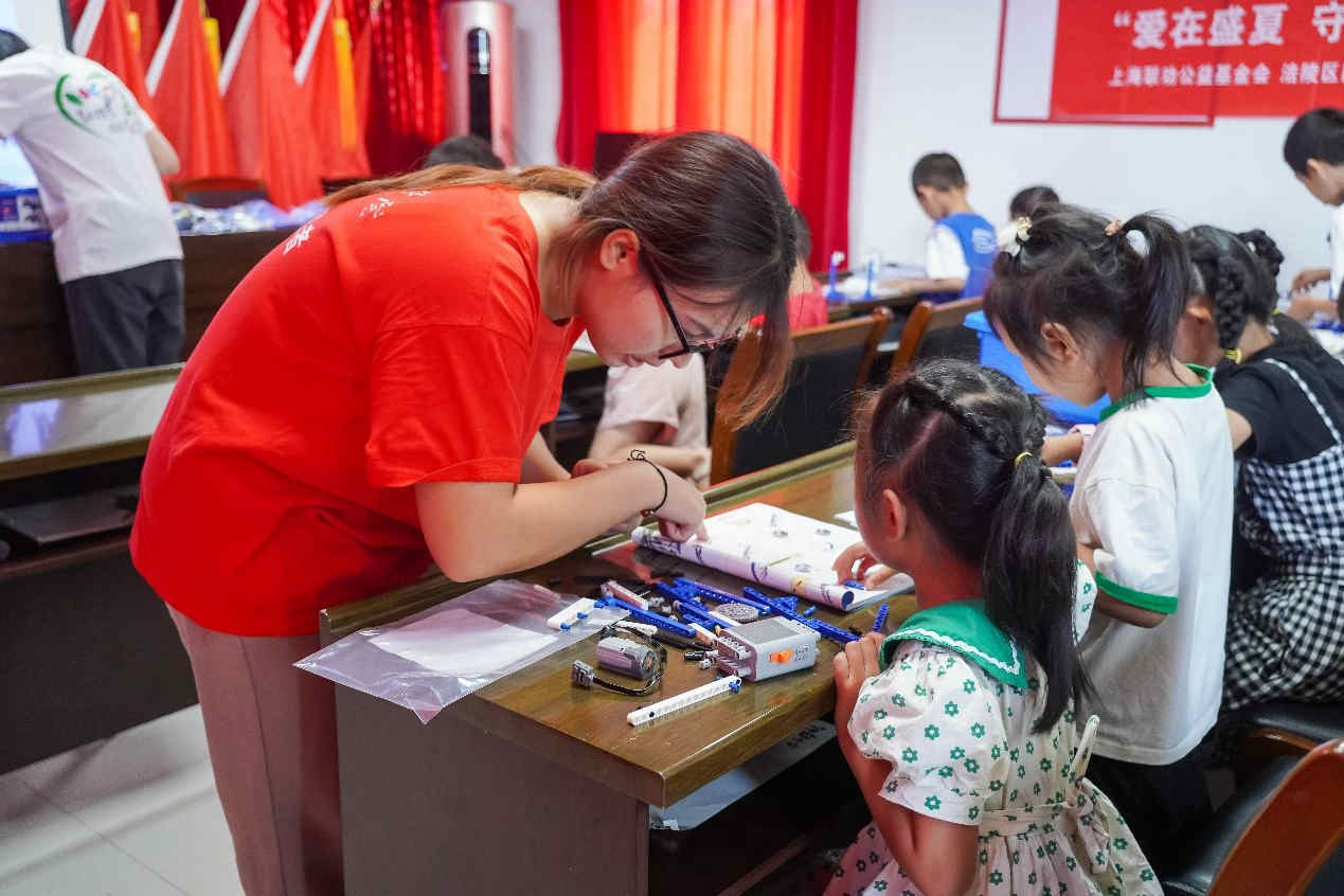 长江师范学院教师教育学院圆梦工程：善思善行 科技乐童