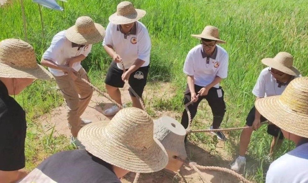 追寻足迹看变迁，深入乡村话振兴